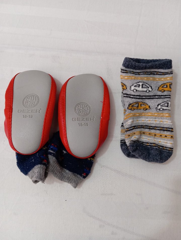 Çocuklar için Renkli ve Desenli Çorap Seti - Görsel 2