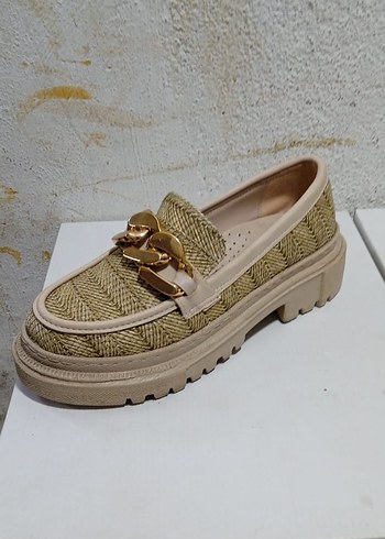 Zara Bej Zincir Detaylı Yılan Desenli Kadın Loafer