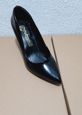 Siyah Parlak Stiletto Topuklu Kadın Ayakkabı - Görsel 2