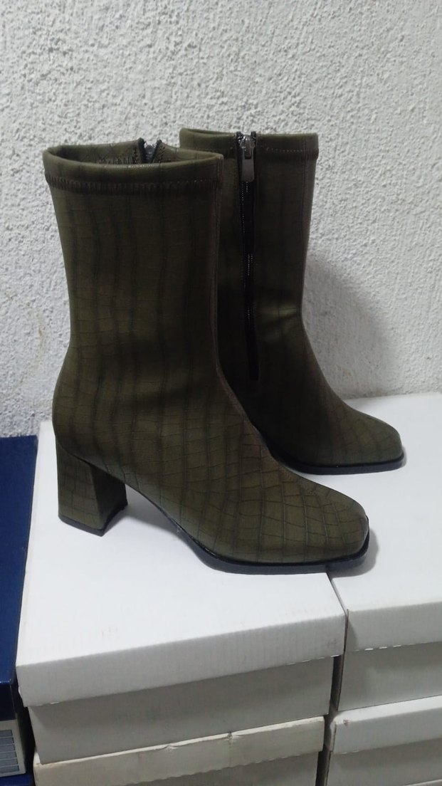 Yılan Desenli Fermuarlı Kadın Topuklu Bot - Görsel 3