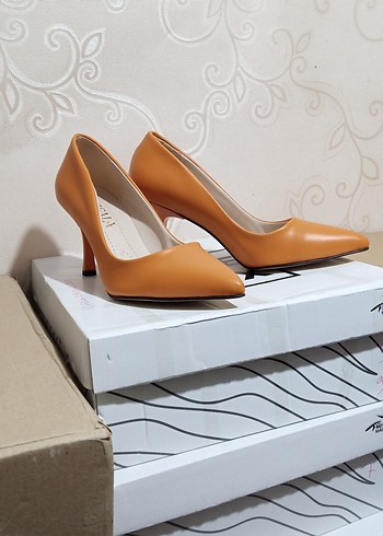 turuncu Minimalist Stiletto Topuklu Kadın Ayakkabı - Görsel 3
