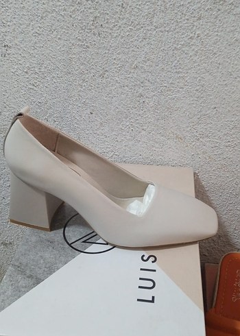 Bej Kadın Topuklu Stiletto Modern Şıklık