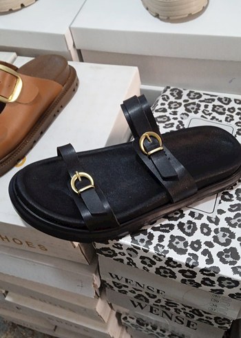 Diğer Kadın Siyah Zebra Desenli Tokalı Sandalet