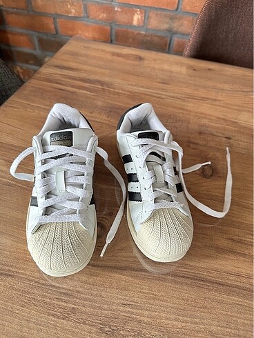 Adidas superstar