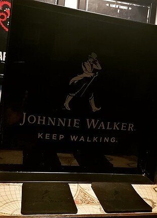 Johnnie Walker Kare Tepsi ve 2 Bardak Altlığı