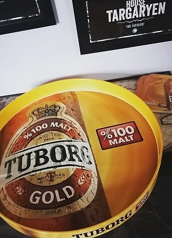  Beden Renk Tuborg Gold Tepsi ve 6 adet Bardak Altlığı 