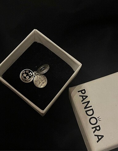 Beden Pandora charm