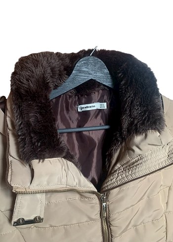 Stradivarius Kürklü Bej Kadın Mont - Görsel 5