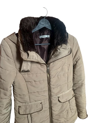 Stradivarius Kürklü Bej Kadın Mont - Görsel 4
