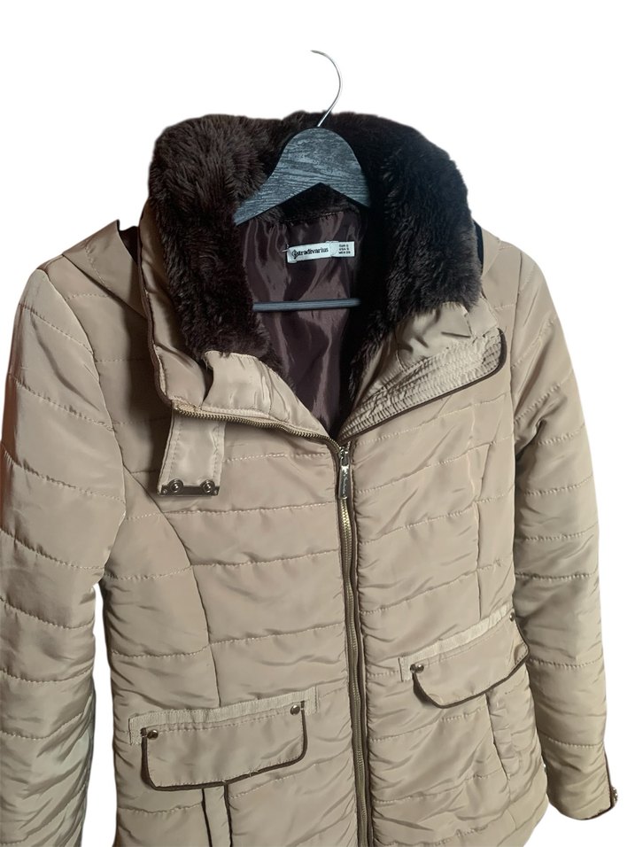 Stradivarius Kürklü Bej Kadın Mont - Görsel 4