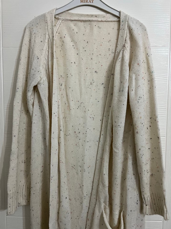 Uzun Beyaz Keten Örgü Hırka - Görsel 3