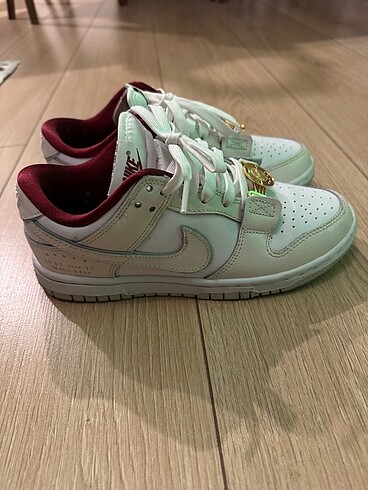 Nike Nike dunk low sisterhood