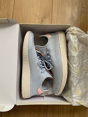 Adidas tenis ayakkabısı