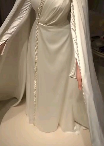 İnci İşlemeli Uzun Beyaz Sade Nişan Elbisesi - Görsel 2