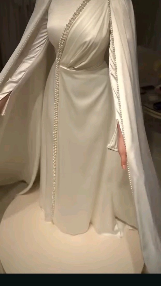 İnci İşlemeli Uzun Beyaz Sade Nişan Elbisesi - Görsel 2
