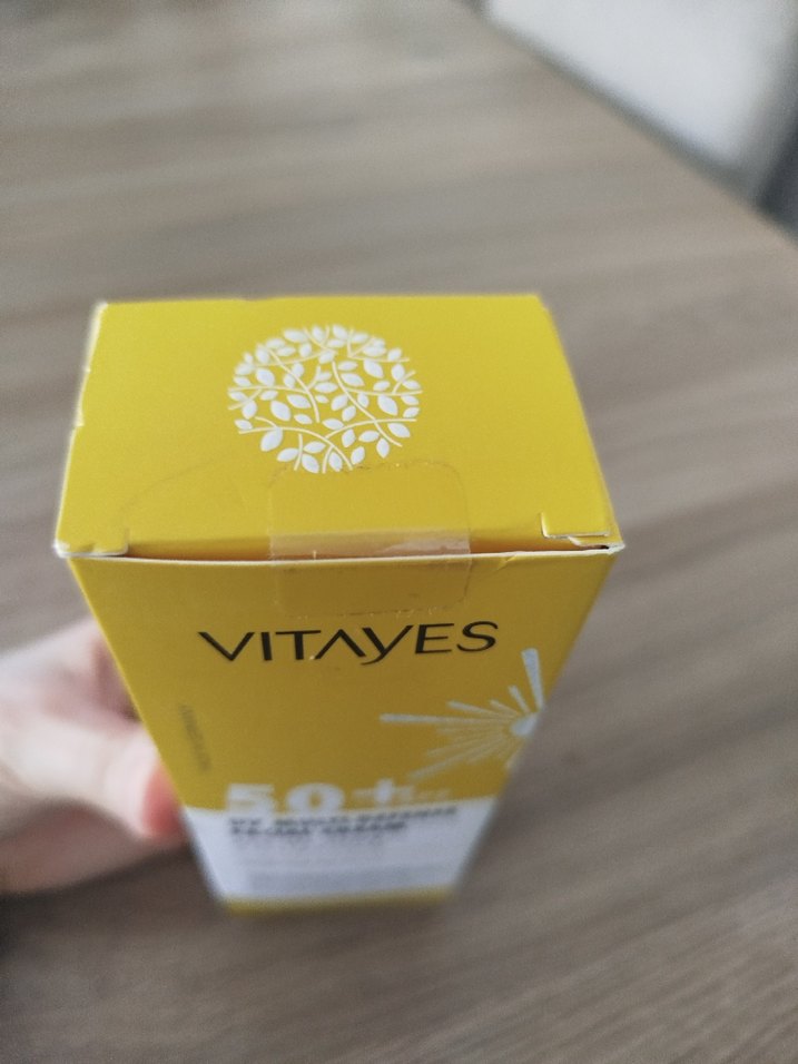 Vitayes 50+ SPF Nemlendirici Güneş Kremi — görsel 2/3