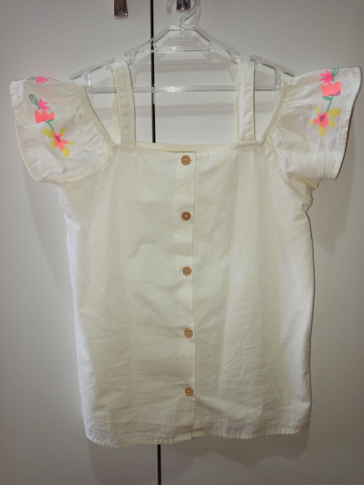 Nakışlı, Düğmeli, Kısa Kollu Beyaz Kız Bluzu - Görsel 2