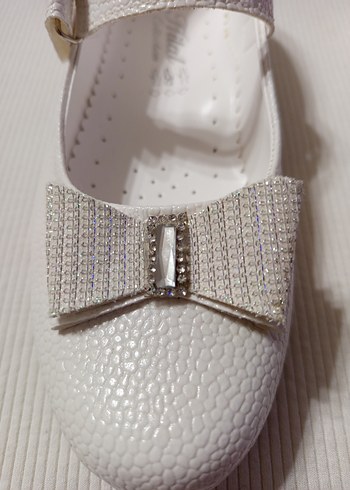 Klasik Beyaz Tokalı Kız Babet - Görsel 6