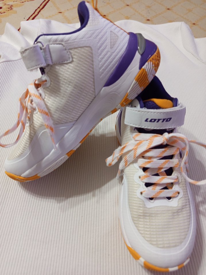 Renkli Baskılı Beyaz Basketbol Ayakkabısı Velcro 35 no - Görsel 4