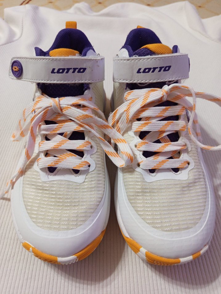 Renkli Baskılı Beyaz Basketbol Ayakkabısı Velcro 35 no - Görsel 3