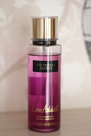 VICTORIAS SECRET LOVE ADDICT