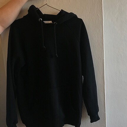 Siyah Kapüşonlu Sweatshirt