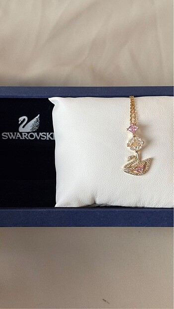 Swarovski Kuğu Kolye