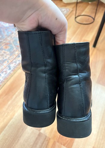 Siyah Deri Tokalı Gotik Kadın Bot - Görsel 6