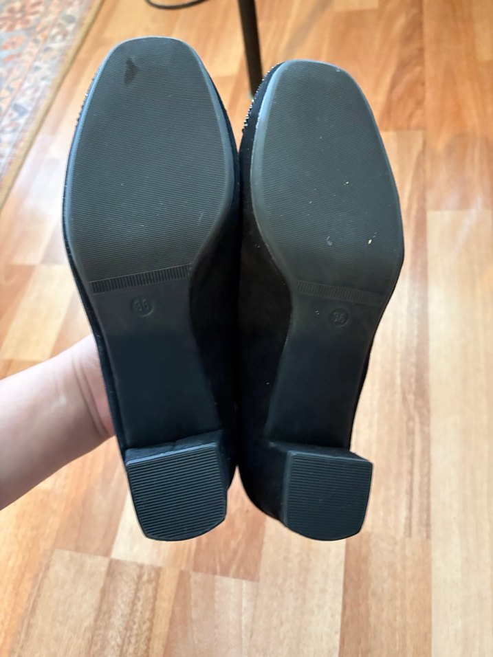 Taşlı, kısa topuklu ayakkabı - Görsel 3