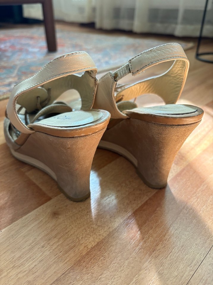 Bej Süet Kadın Dolgu Topuklu Sandalet - Görsel 4