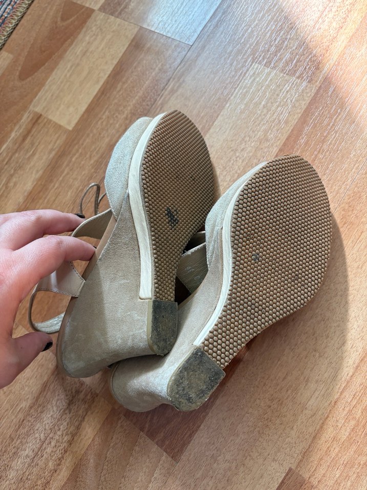 Bej Süet Kadın Dolgu Topuklu Sandalet - Görsel 5