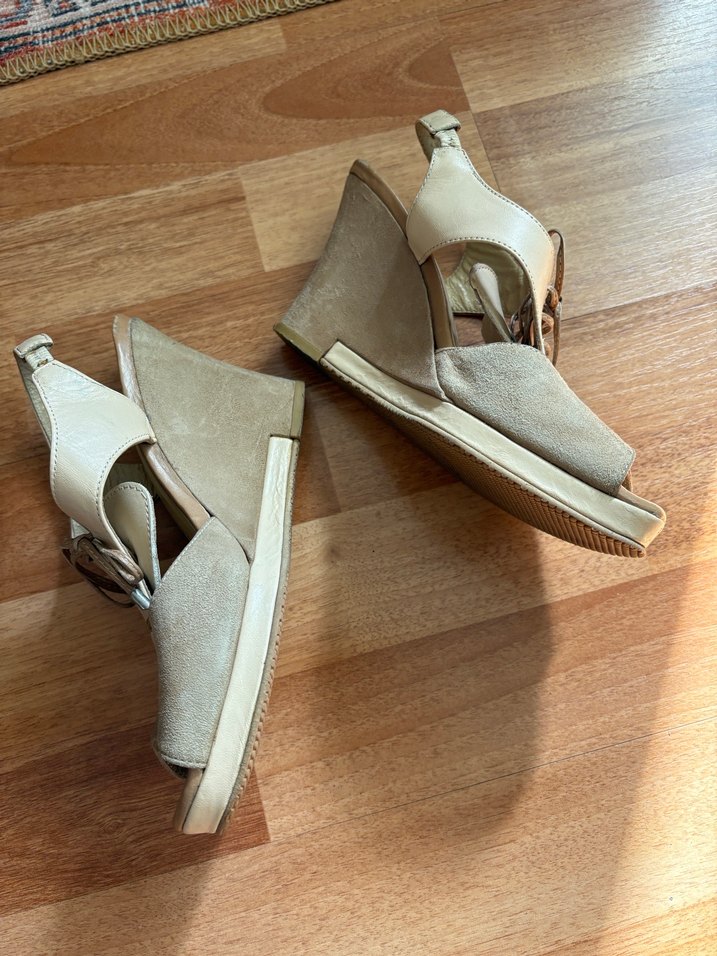 Bej Süet Kadın Dolgu Topuklu Sandalet - Görsel 3