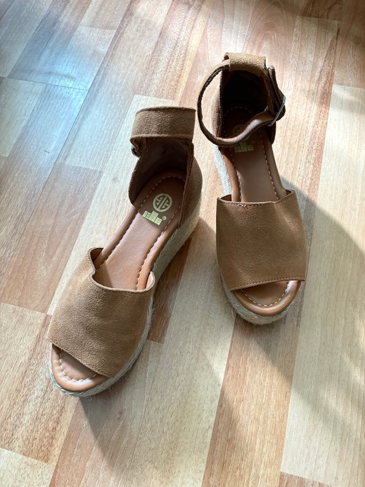 Kadın Kahverengi Süet Dolgu Topuklu Sandalet - Görsel 3