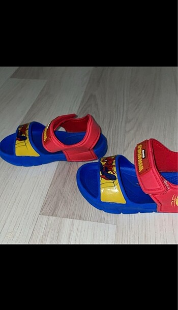 Diğer Spıderman sandalet