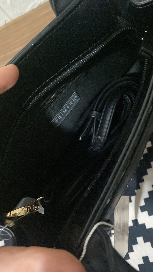 Siyah Parlak Yılan Derisi Desenli Kadın Çanta - Görsel 3