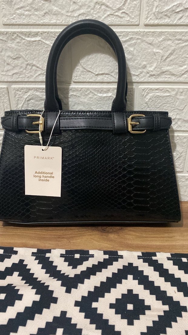 Siyah Parlak Yılan Derisi Desenli Kadın Çanta - Görsel 2