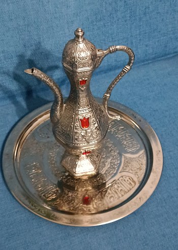 Parlak Altın Renkli İşlemeli Çaydanlık