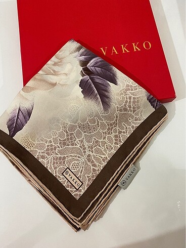 Vakko eşarp