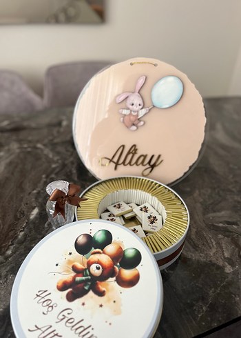Pastel Bej Hediye Kutusu ve Çikolata Seti