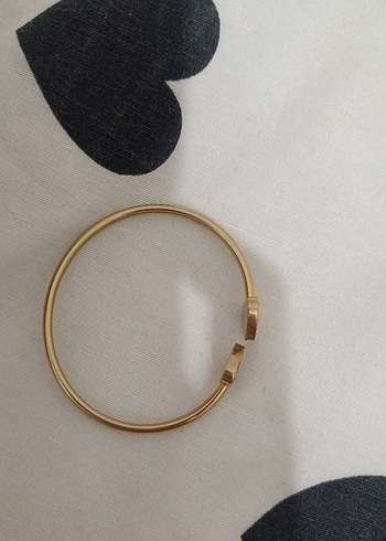 Altın Renkli İşlemeli Kalp Bilezik - Görsel 4