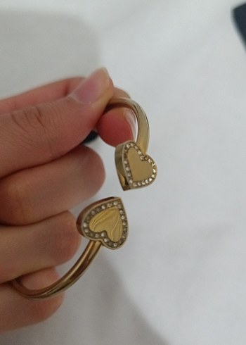 Altın Renkli İşlemeli Kalp Bilezik - Görsel 6