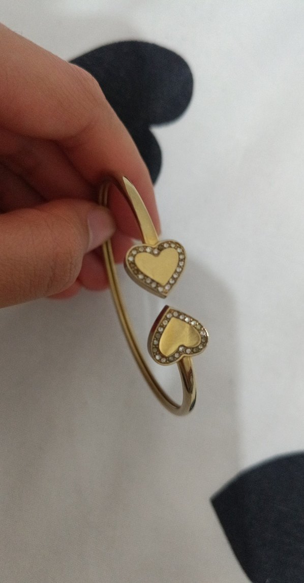 Altın Renkli İşlemeli Kalp Bilezik - Görsel 3