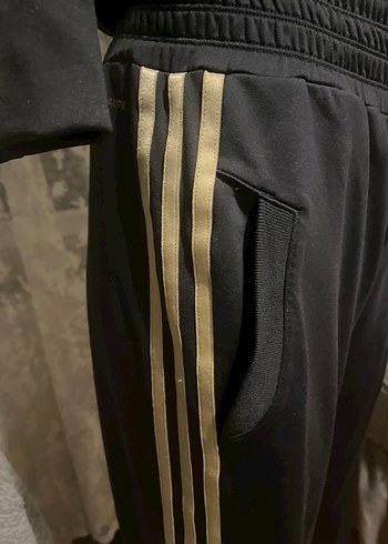 Altın Çizgili, KemerliEşofman Altı ve üstü - Görsel 2