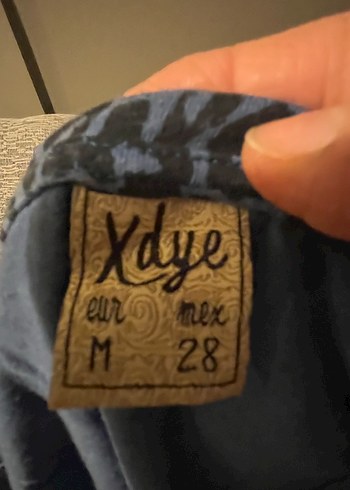 Mavi Leopar Desenli Kısa Kollu Tişörtü - Görsel 6