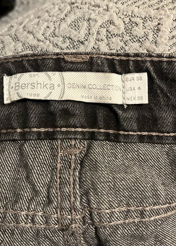 Gri Bağcıklı Yırtık Mini Kot Şort - Görsel 8