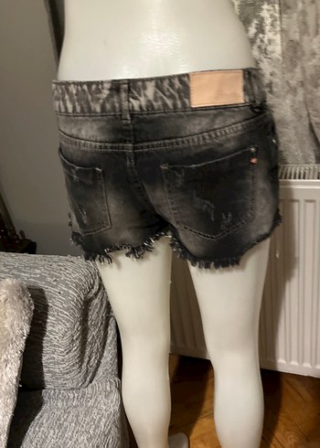 Gri Bağcıklı Yırtık Mini Kot Şort - Görsel 6