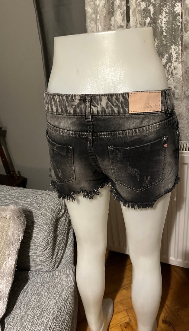 Gri Bağcıklı Yırtık Mini Kot Şort - Görsel 5