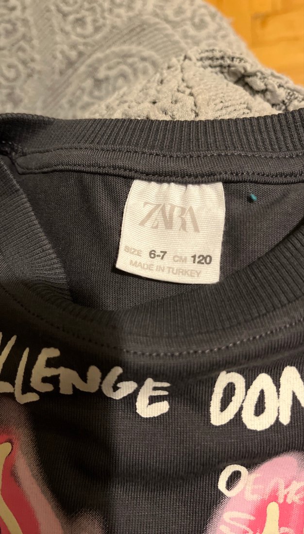 Kız Çocuk Siyah Renkli Baskılı Tişört - Görsel 5