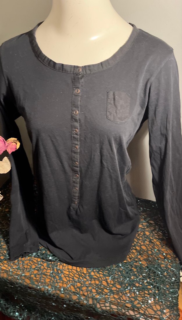 Düğmeli Siyah  Uzun Kollu Pamuklu Tişört - Görsel 2