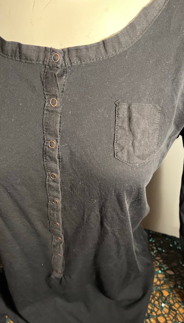 Düğmeli Siyah  Uzun Kollu Pamuklu Tişört - Görsel 3